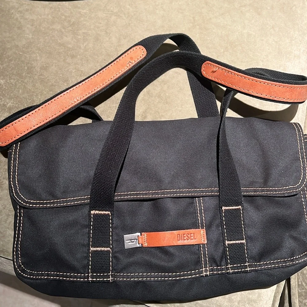 Diesel Grey Nylon with Leather Accent Shoulder Purse 💖🤩 - Picture 6 of 14